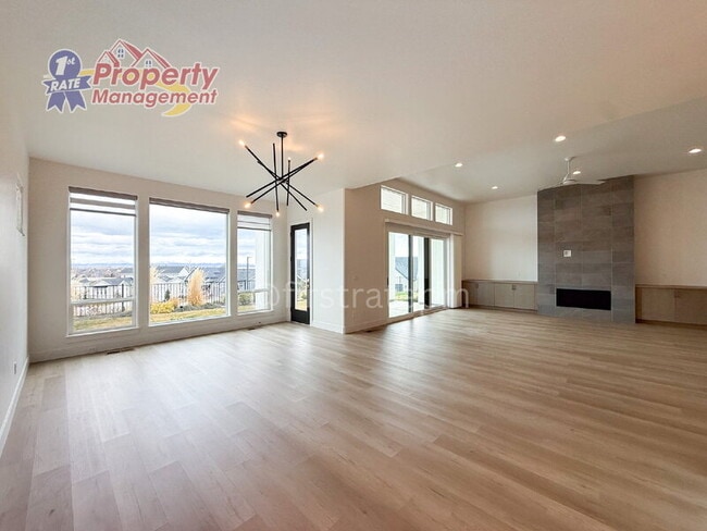 Building Photo - 3024 E Parulo Dr