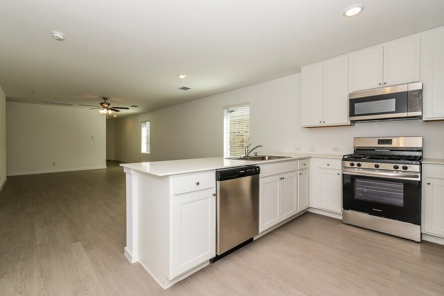 Building Photo - 1719 Crossbill St