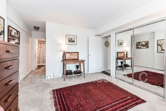 Building Photo - 1300 Army Navy Dr