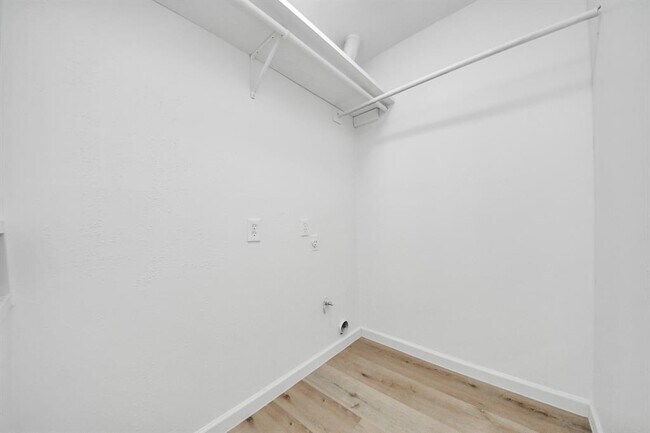 Building Photo - 20214 Apache Gardens Ln