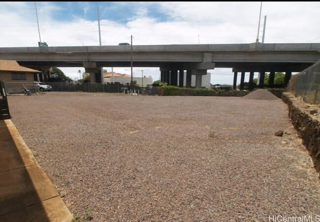 Building Photo - 667 Kamehameha Hwy