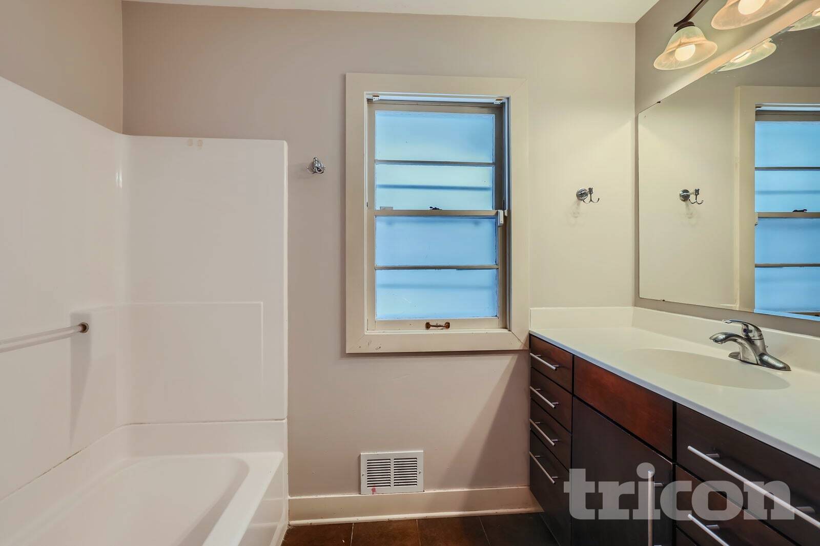 Building Photo - 6100 Colfax Ln S