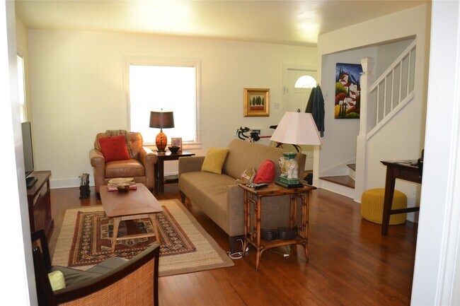 Primary Photo - 1610 Ridgewood St