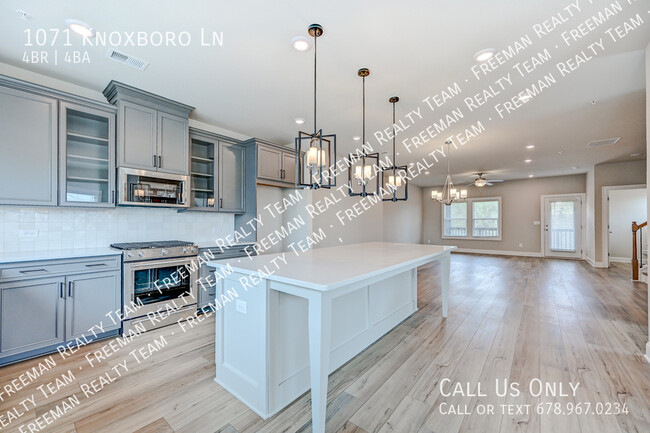 Building Photo - 1071 Knoxboro Ln