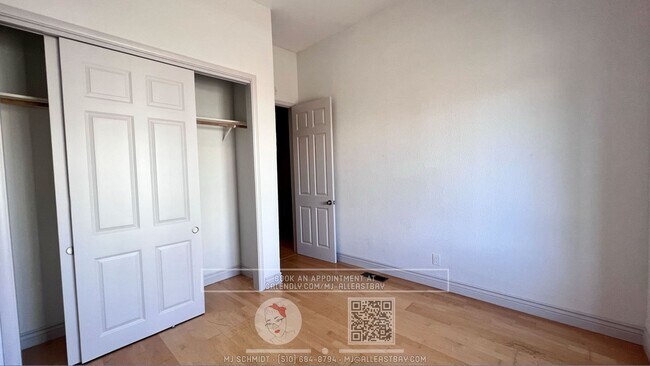 Building Photo - Spacious 2 bedroom with large storage room...