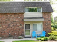 Building Photo - 543 Longshore Dr