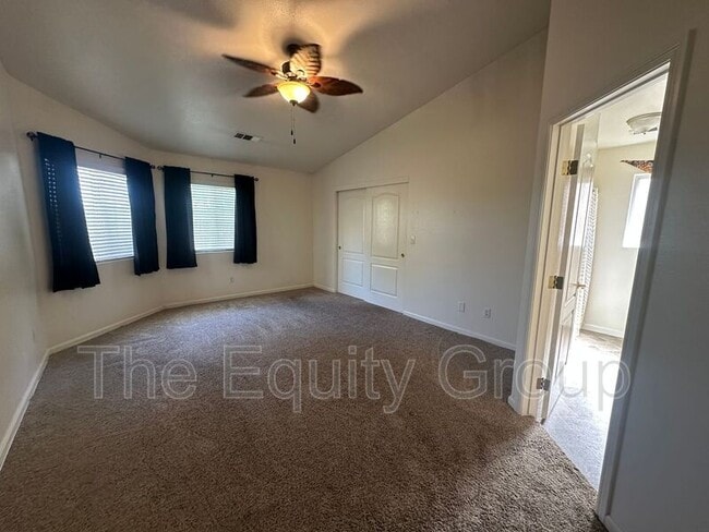 Building Photo - 2322 E Beech Ct
