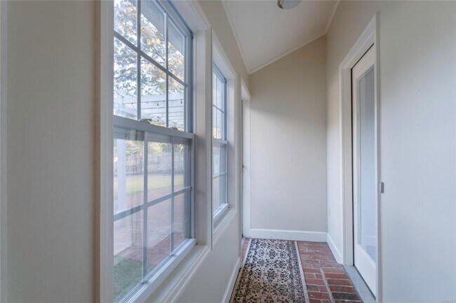 Building Photo - 149 Ledyard Dr