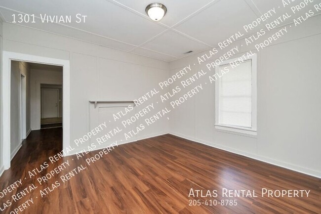 Building Photo - 1301 Vivian St SW