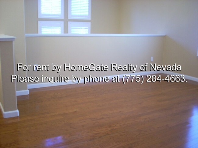 Building Photo - Beautiful Fleur de Lis townhome, Gated Community!