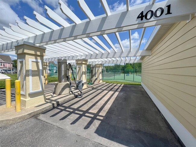 Building Photo - 4003 Santa Maria Dr