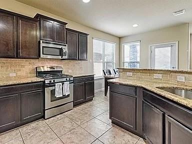 Building Photo - 3517 Elm Grove Dr