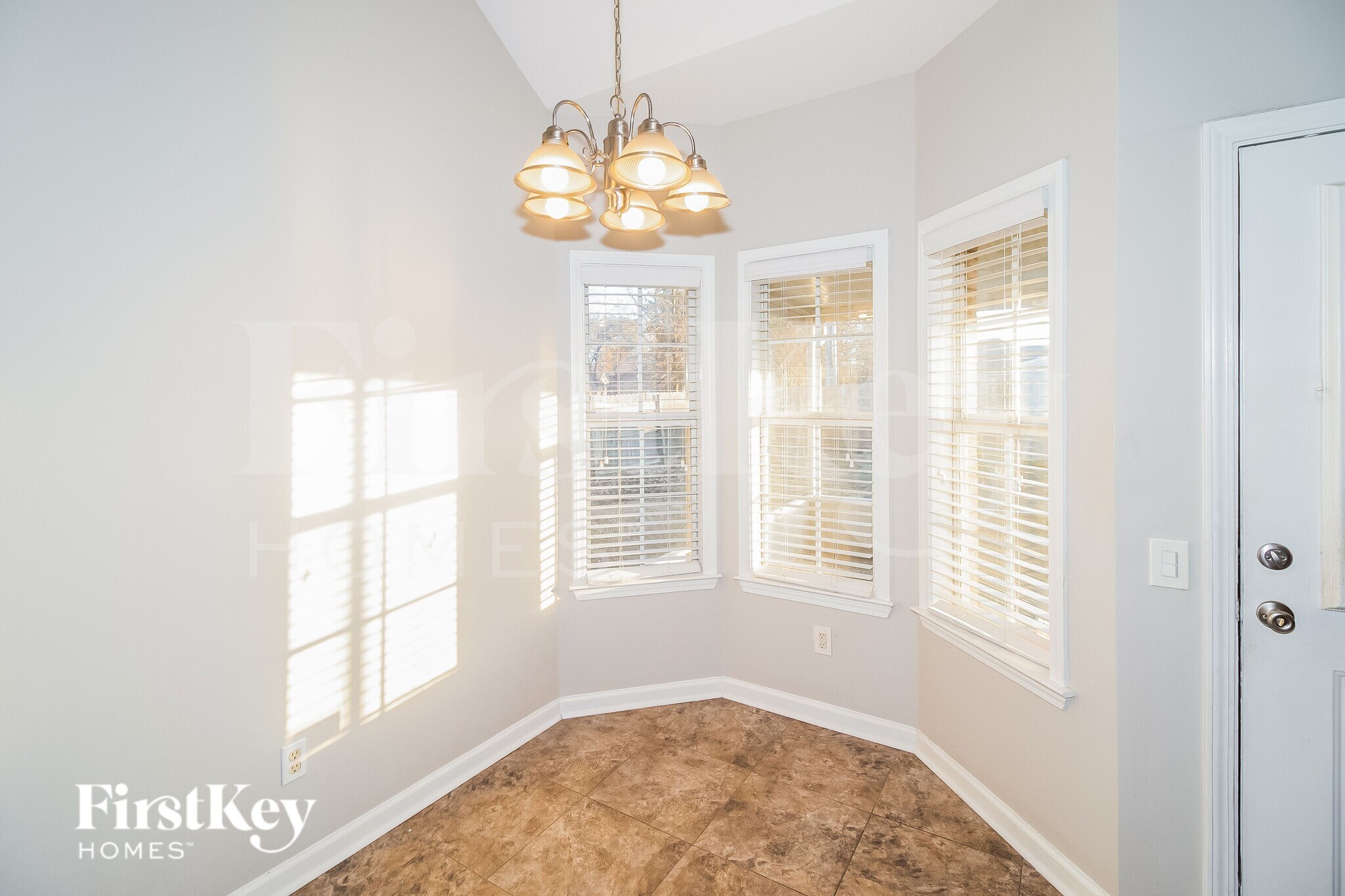 Building Photo - 8595 Shady Elm Dr