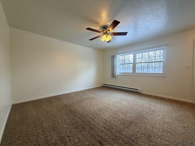 Building Photo - 1915 Young St