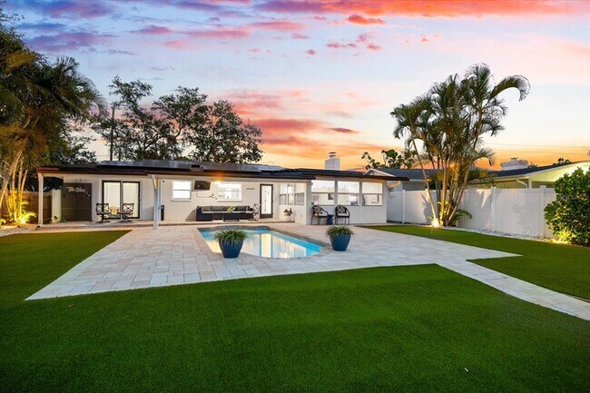 Building Photo - 8848 Sunlit Cove Dr NE
