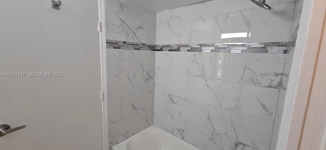 Building Photo - 10295 Hidden Springs Ct