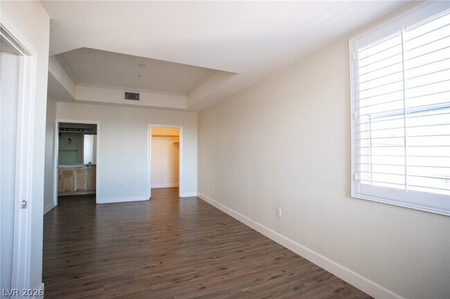 Building Photo - 51 E Agate Ave