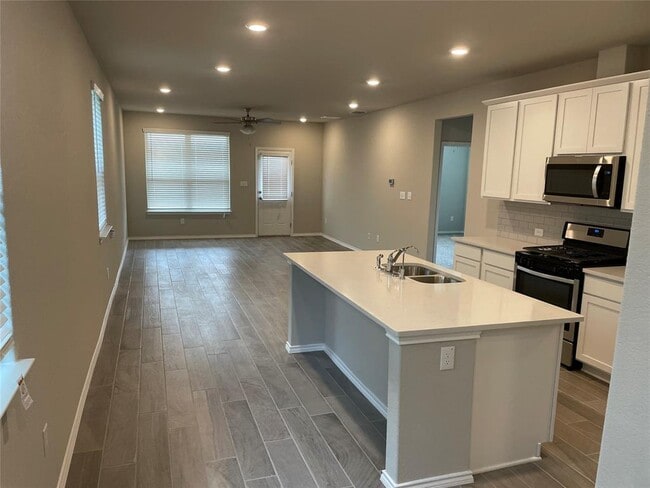 Building Photo - 262 Jaycen Ln
