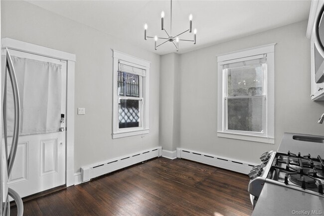 Building Photo - 40 Main St