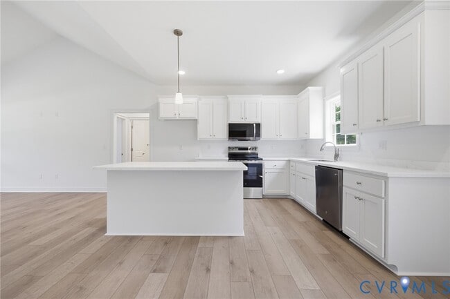 Building Photo - 21161 Baileys Ln