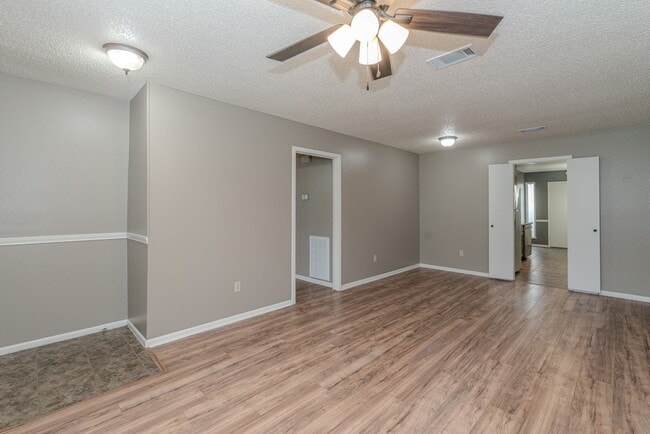 Building Photo - 6638 Lexington Dr