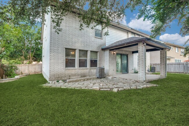 Building Photo - 4 Bedroom 2 1/2 bath Springtree Ranch Subdivision