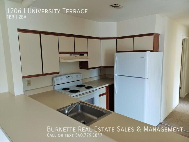 Building Photo - 1206 University Terrace