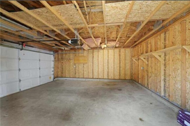 Building Photo - Spacious 3 bedroom in Timberlakes