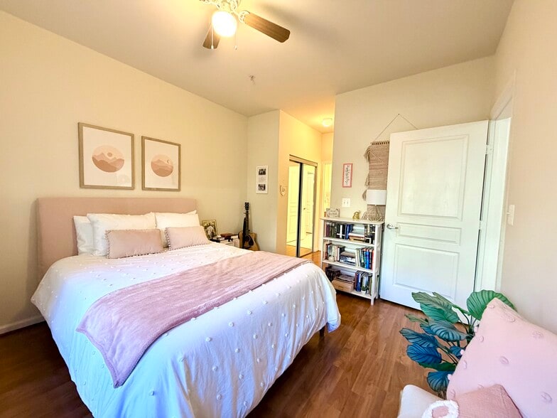 Building Photo - 12001 Market St