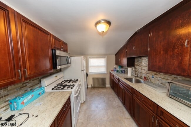 Primary Photo - 159 Ridge Ave