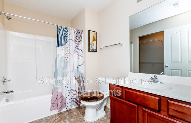 Building Photo - 201 Stonebench Cir