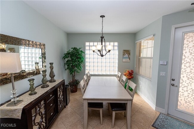 Building Photo - 10547 Carolina Willow Dr