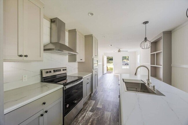 Building Photo - 326 Smith Rd