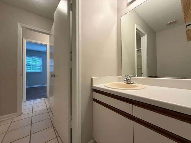 Building Photo - 2233 Stonecutter Dr