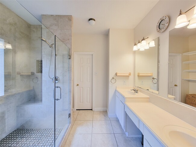 Building Photo - 15607 Tarpon Springs Ct