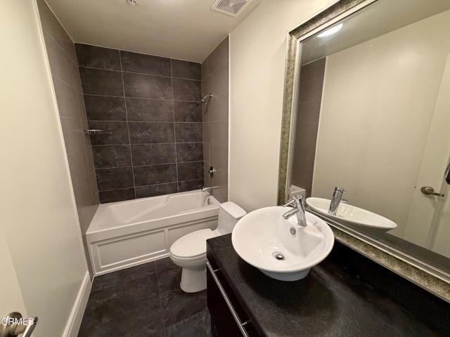 Building Photo - 120 S Mentor Ave