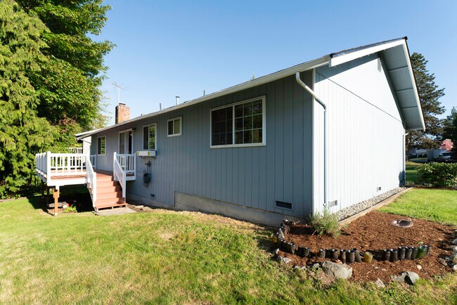 Building Photo - 12920 SE 157th Pl