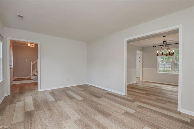 Building Photo - 521 Shakespeare Dr