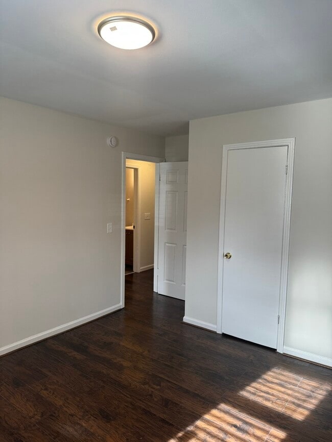 Building Photo - 2909 Clifton Ave