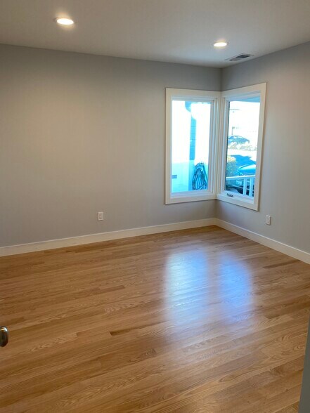 2nd Bedroom - 232 Hazelwood Dr