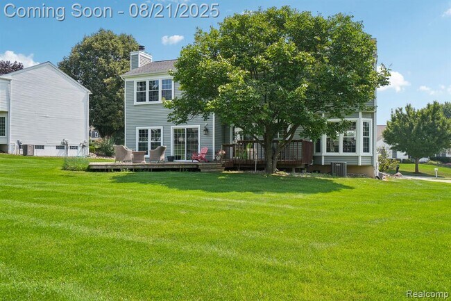 Building Photo - 1944 Fairfield Dr
