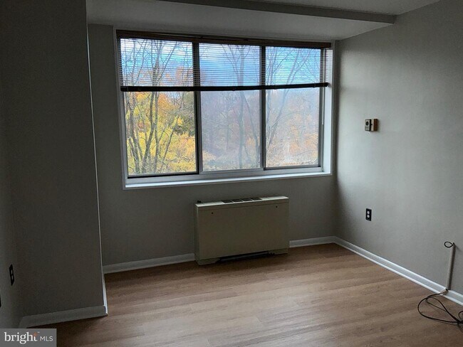 Building Photo - 10401 Grosvenor Pl