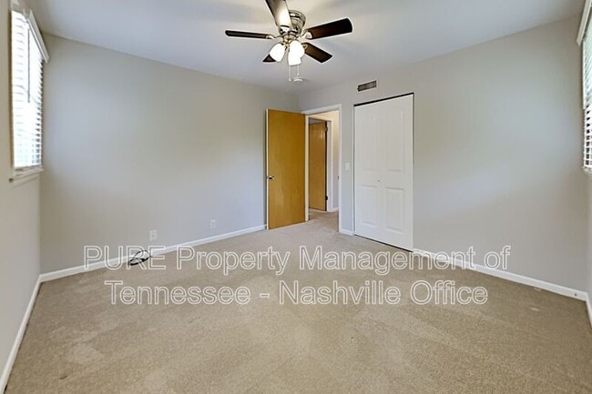 Building Photo - 573 Whispering Hills Dr