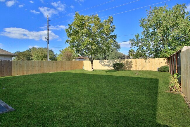 Building Photo - 18926 Piney Way Dr