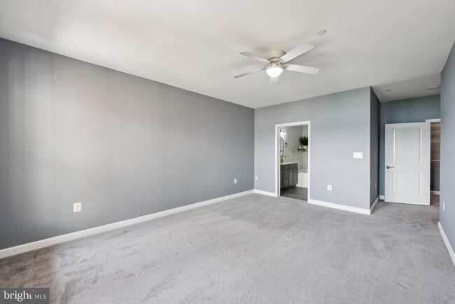 Building Photo - 440 Belmont Bay Dr