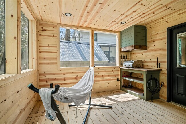 Building Photo - 152 Baxter Rd