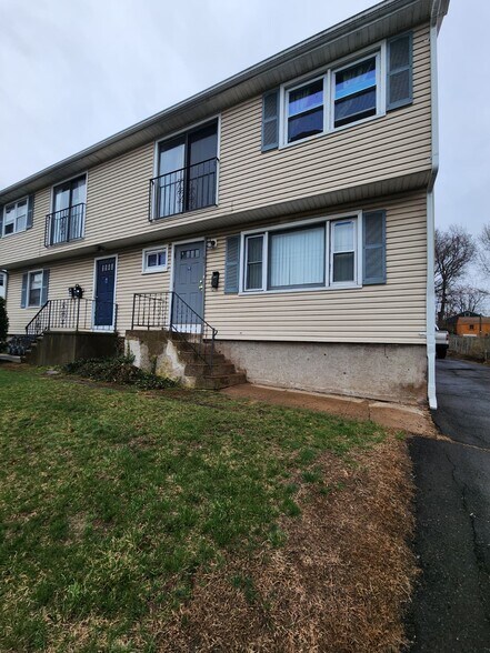 Building Photo - 65 Fairview Ave