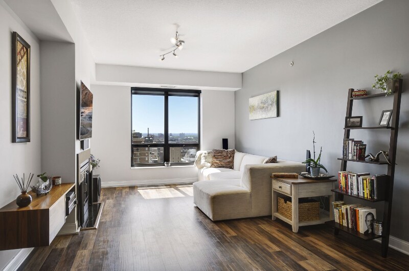 Building Photo - 100 3rd Ave S