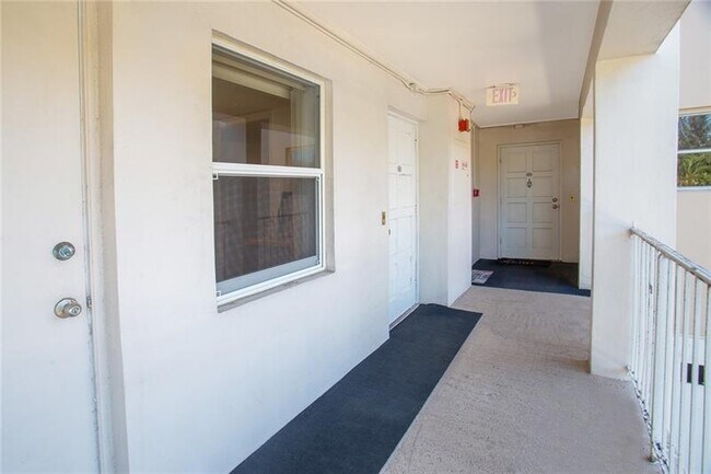 Building Photo - 2600 S Course Dr