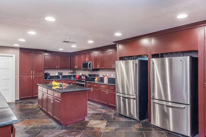 Dual Fridge & Dishwashers - 3160 Belcastro St